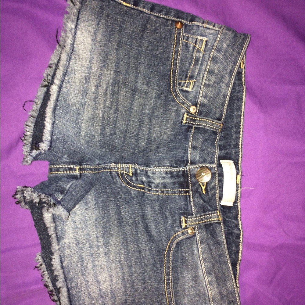 No boundaries blue jeans shorts.